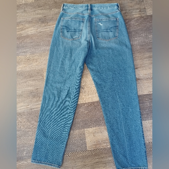 NWT American Eagle Mom Jeans - Picture 5 of 8